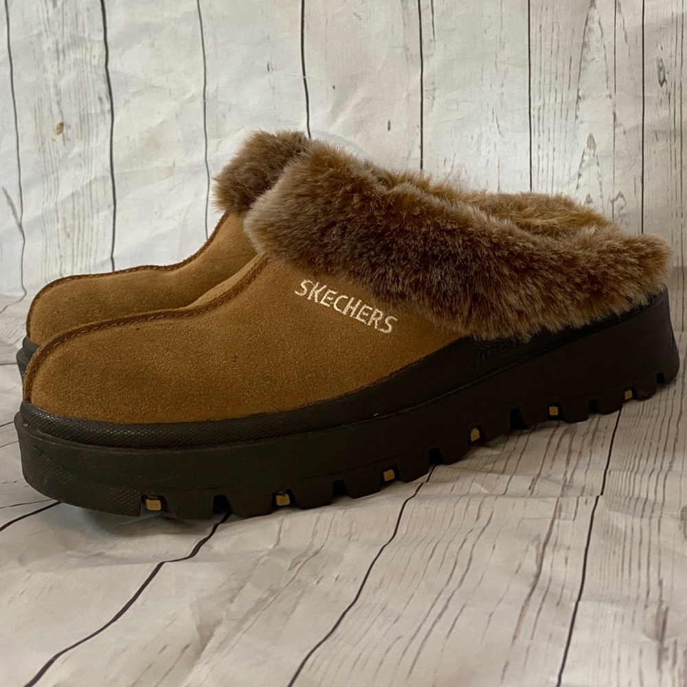 Skechers Women's Tan Fur-Lined Slippers